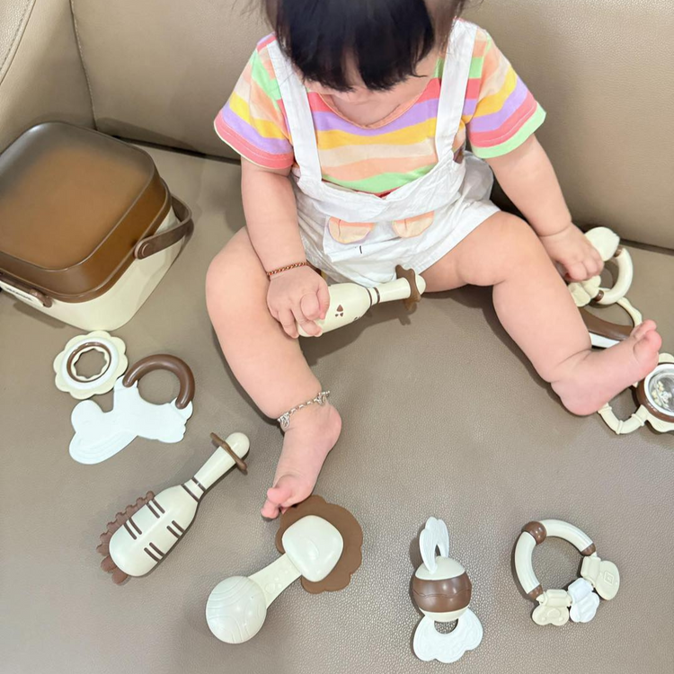 He Or She Tiny Rattle Set