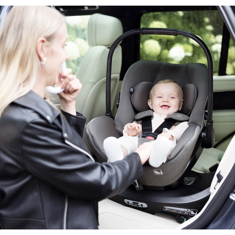 Joie Signature i-Level Pro Infant Carrier Car Seat - Ebony (Birth to approx. 15 months) 40-87 cm