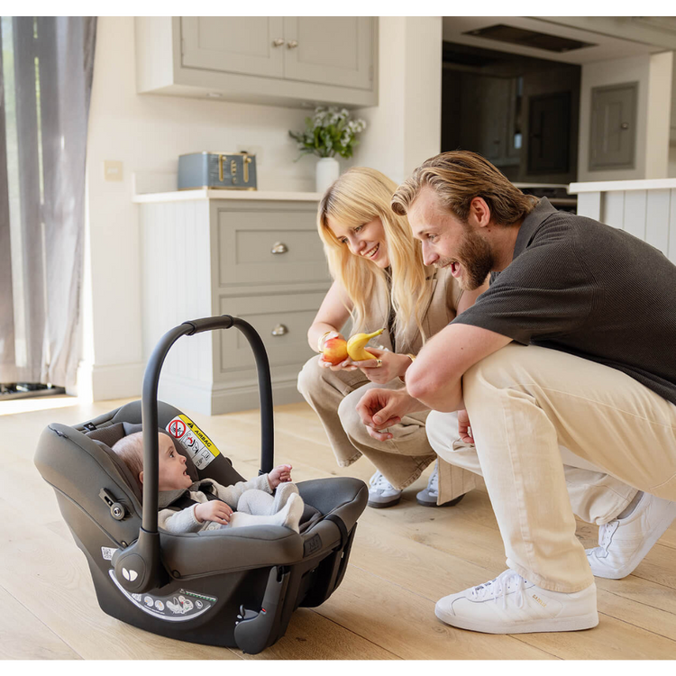 Joie Signature Sprint SOFIX Infant Carrier Car Seat (birth to 12 months) 40-75 cm