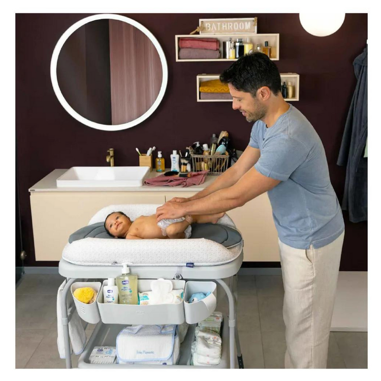 Chicco Cuddle & Bubble Comfort Bath and Changing Table - Ocean