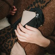 Translation missing: ms.sections.featured_product.gallery_thumbnail_alt