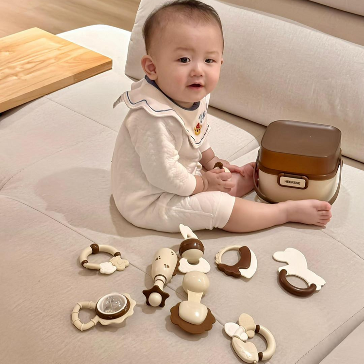 He Or She Tiny Rattle Set