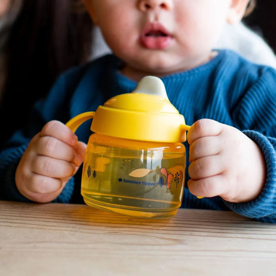 Tommee Tippee Superstar Weaning Sippee Cup Bottle 190ml (4m+)