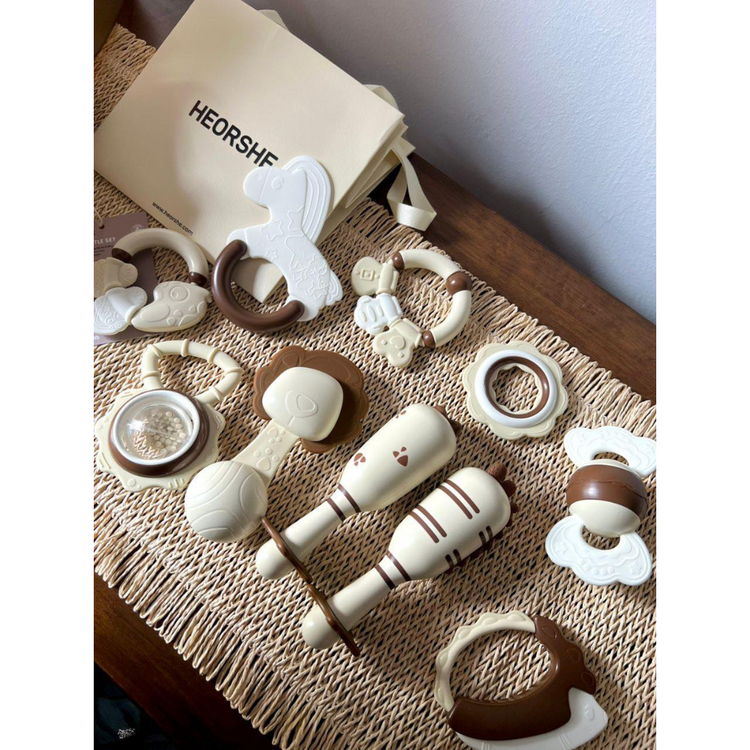 He Or She Tiny Rattle Set