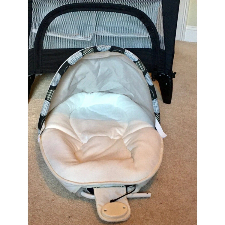 Graco Pack And Play with Newborn Napper and Changer LX - Milan, suitable for Newborn onward