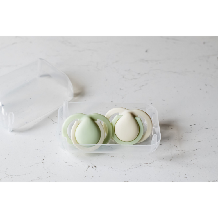 Tommee Tippee Newborn Soothers Twin Pack (0-2M) (Mix Colour)