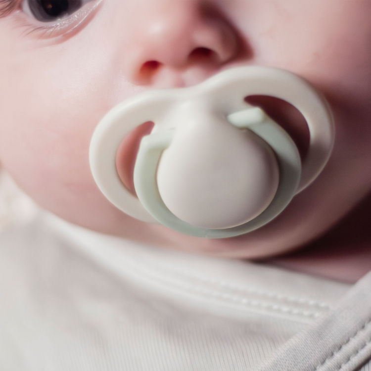 Tommee Tippee Newborn Soothers Twin Pack (0-2M) (Mix Colour)