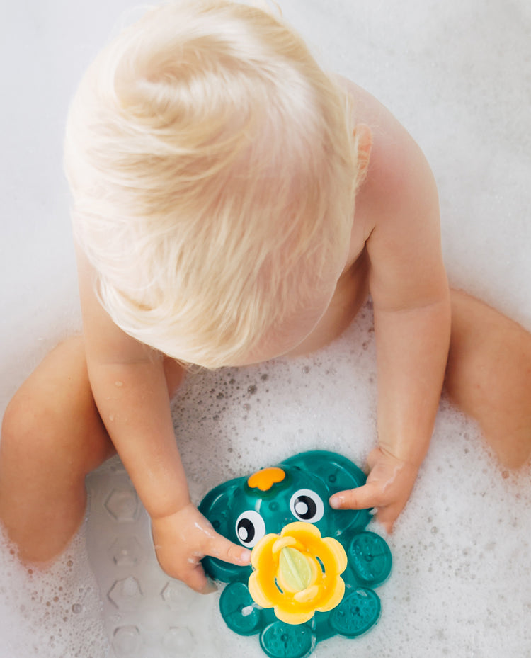Playgro Light Up Squirty Bath Fountain