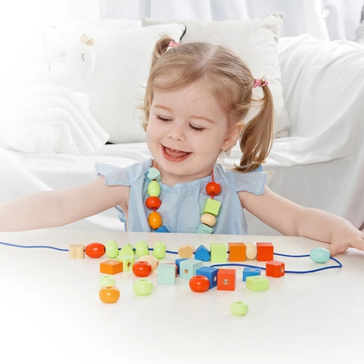 Classic World (53818) 90 Lacing Beads (3y+)