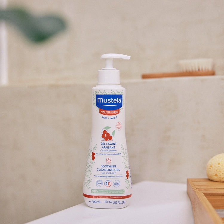 Mustela Soothing Cleansing Gel With Organically Farmed Schisandra for Very Sensitive Skin (300ml)