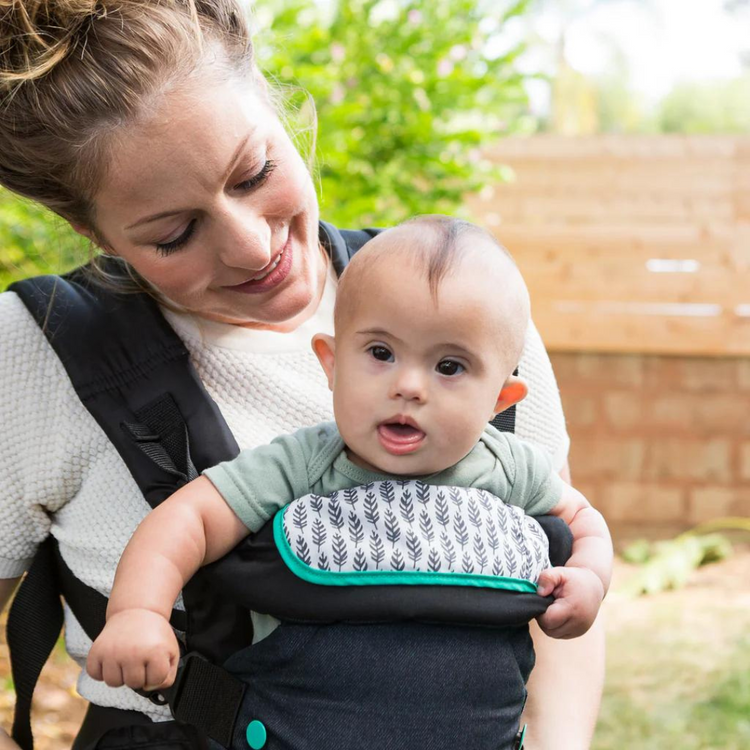 Infantino Flip 4 In 1 Convertible Carrier - Black Denim