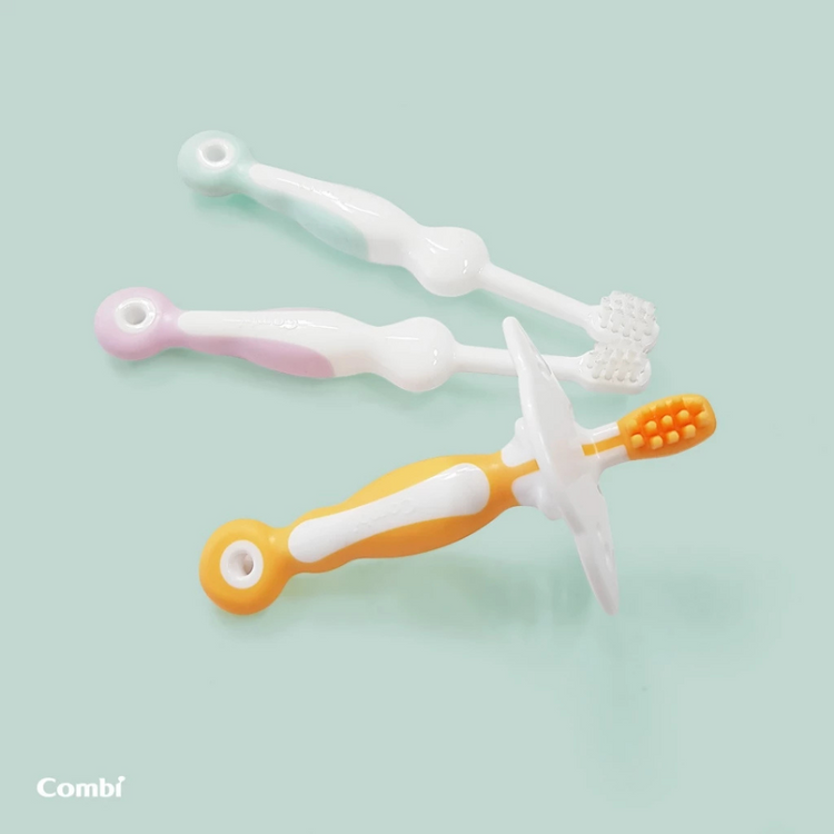 Combi Baby Teteo Baby Toothbrush Set (6-12m+)