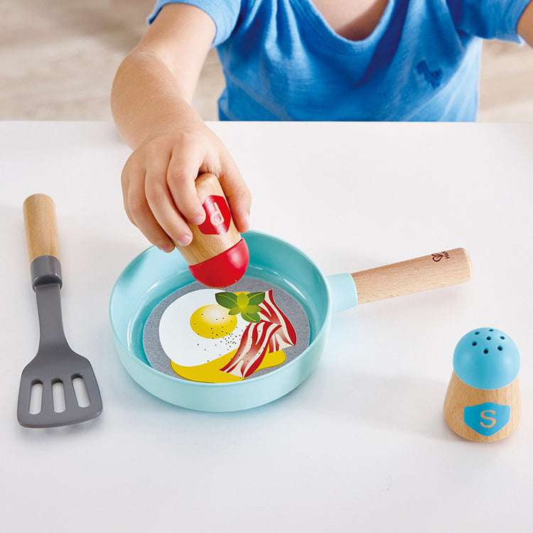 Hape Little Chef Cooking & Serve Play Set (2y+)