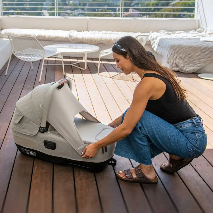 [PRE-ORDER] Nuna CARI Next Infant Car Seat - Caviar, 𝗟𝗶𝗴𝗵𝘁𝘄𝗲𝗶𝗴𝗵𝘁, UPF 50+ Canopy