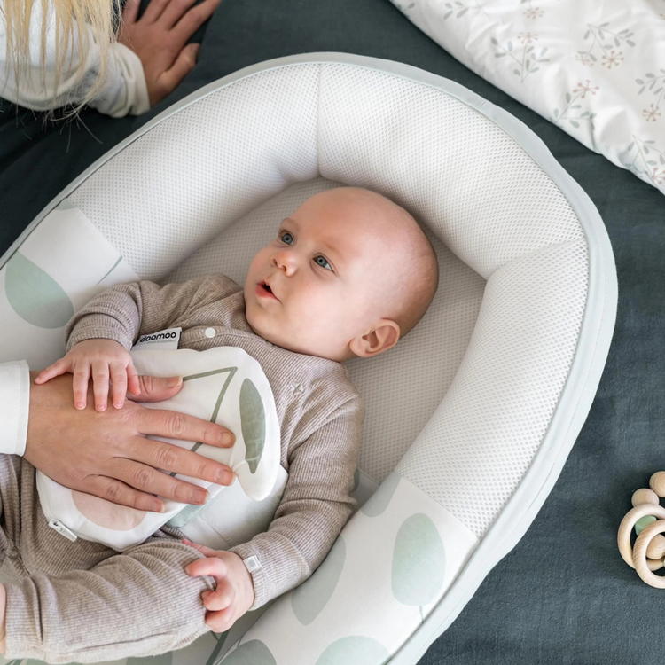Doomoo Cocoon Baby Bed - Leaves Aqua Green