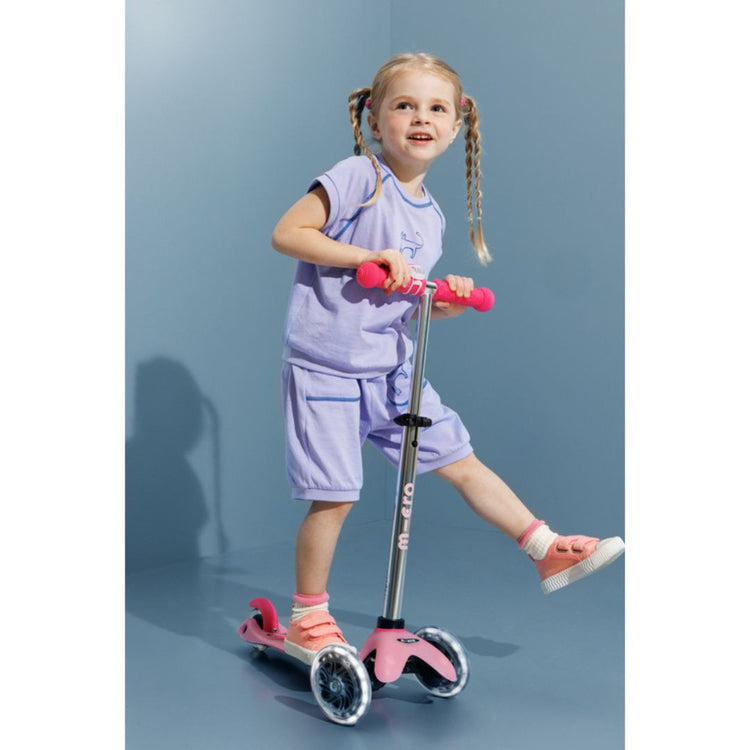 Micro 213 Mini Deluxe Glow LED Plus Scooter - Frosty Pink (2-5yrs)