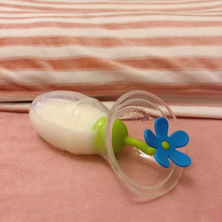 HaaKaa Silicone Breast Pump Flower Stopper