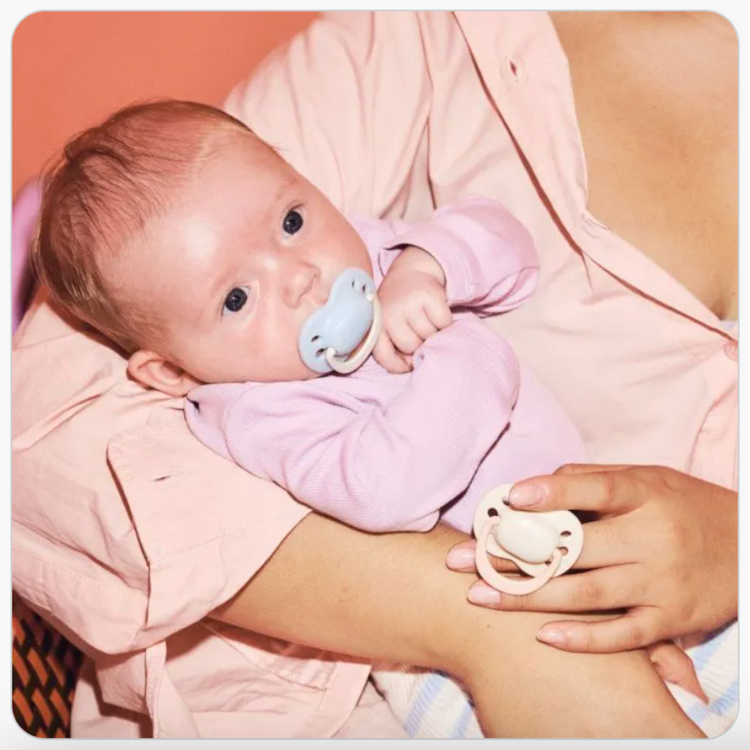 Tommee Tippee Newborn Silicone Soother 0-2M (2-Pack) Assorted