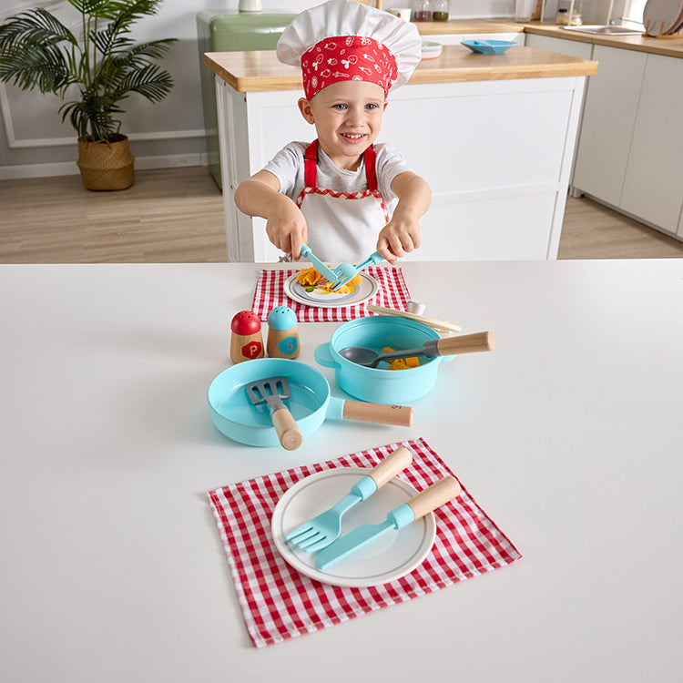 Hape Little Chef Cooking & Serve Play Set (2y+)