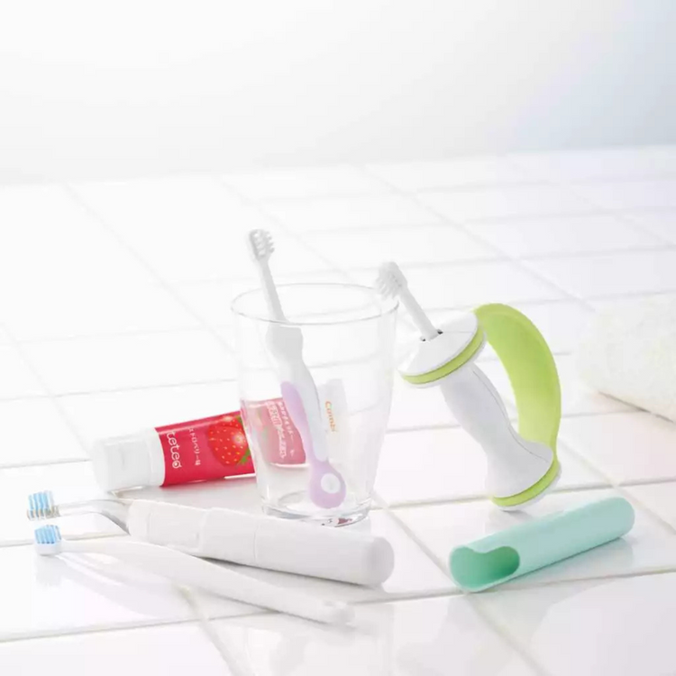 Combi Teteo Baby Toothbrush Step 2 (9m+)